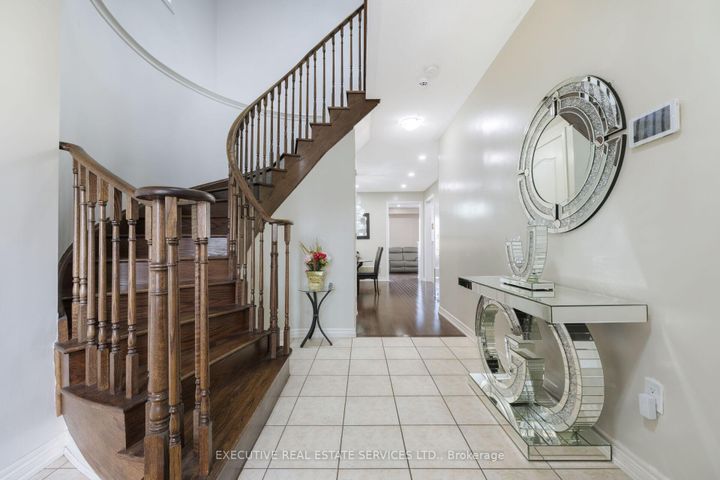 Photo 6 at 37 Ross Drive, Wellington, Brampton