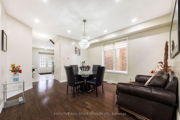 Photo 8 at 37 Ross Drive, Wellington, Brampton