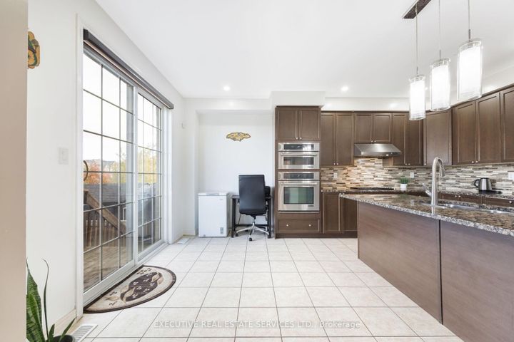 Photo 13 at 37 Ross Drive, Wellington, Brampton