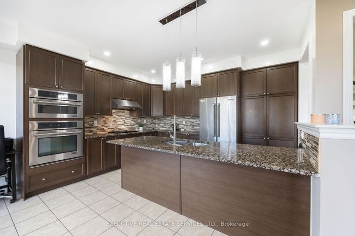 Photo 14 at 37 Ross Drive, Wellington, Brampton