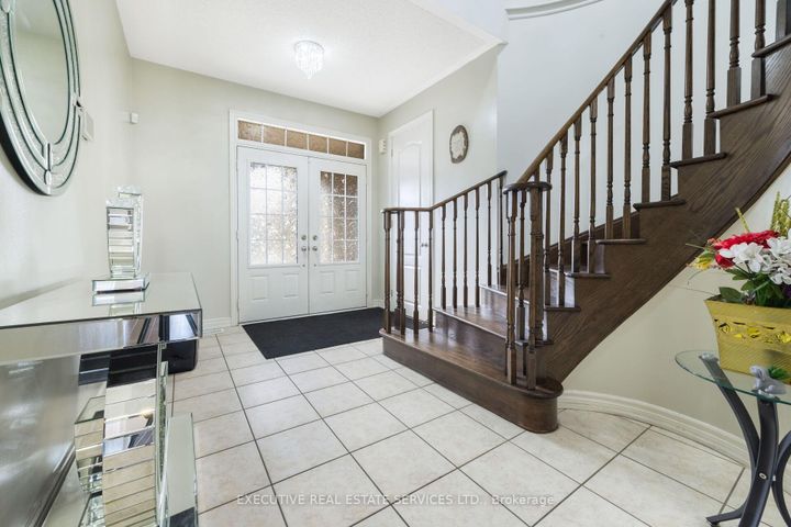 Photo 20 at 37 Ross Drive, Wellington, Brampton