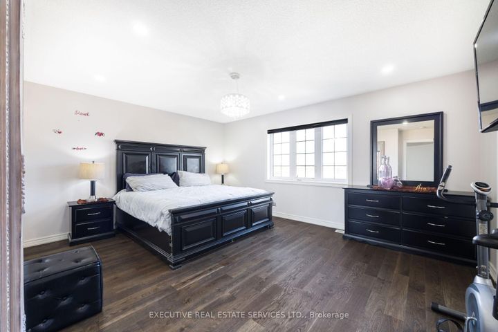 Photo 21 at 37 Ross Drive, Wellington, Brampton