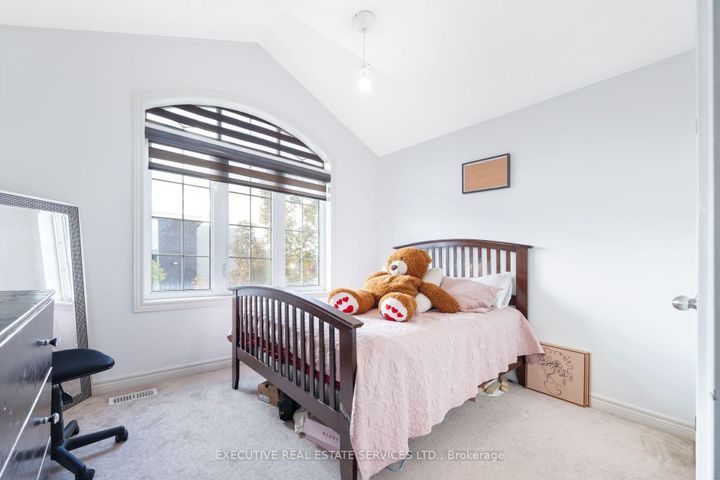 Photo 27 at 37 Ross Drive, Wellington, Brampton