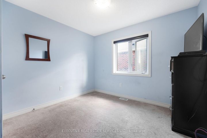 Photo 31 at 37 Ross Drive, Wellington, Brampton