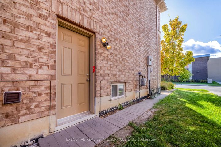 Photo 40 at 37 Ross Drive, Wellington, Brampton