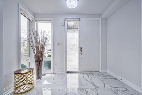 Photo 1 at 40 Conklin Crescent, Rural Aurora, Aurora