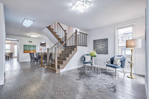 Photo 2 at 40 Conklin Crescent, Rural Aurora, Aurora