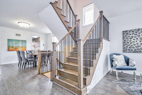 Photo 3 at 40 Conklin Crescent, Rural Aurora, Aurora