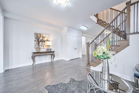 Photo 4 at 40 Conklin Crescent, Rural Aurora, Aurora