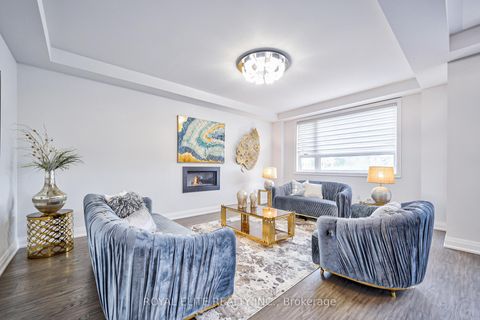 Photo 10 at 40 Conklin Crescent, Rural Aurora, Aurora