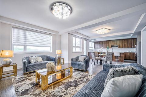 Photo 11 at 40 Conklin Crescent, Rural Aurora, Aurora