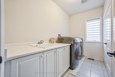 Photo 28 at 40 Conklin Crescent, Rural Aurora, Aurora