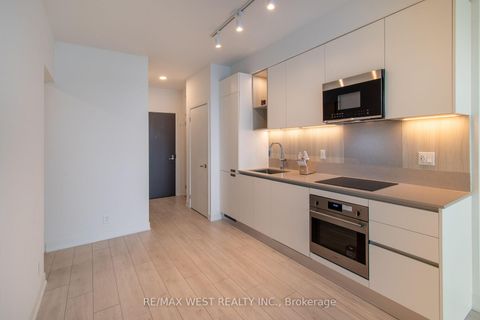 Photo 3 at 1210 - 39 Mary Street, City Centre, Barrie