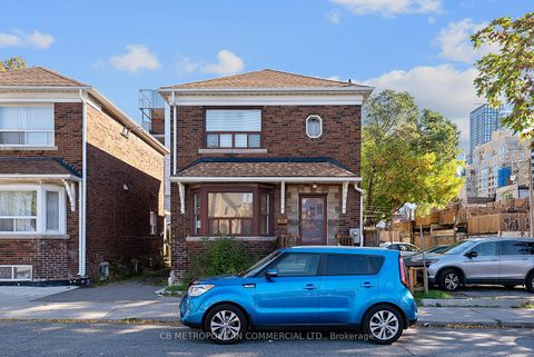 Photo 2 at 15-17 Augusta Avenue, Chinatown, Toronto