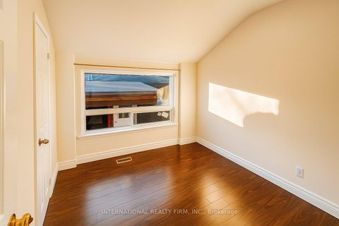 Photo 5 at 9 Benshire Drive, Woburn, Toronto