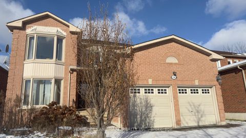 Photo 1 at 136 Worth Boulevard, Beverley Glen, Vaughan