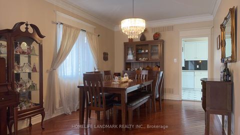 Photo 6 at 136 Worth Boulevard, Beverley Glen, Vaughan