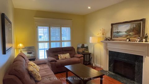 Photo 8 at 136 Worth Boulevard, Beverley Glen, Vaughan