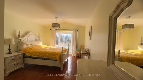 Photo 17 at 136 Worth Boulevard, Beverley Glen, Vaughan