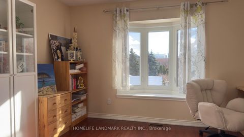 Photo 18 at 136 Worth Boulevard, Beverley Glen, Vaughan