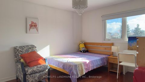 Photo 19 at 136 Worth Boulevard, Beverley Glen, Vaughan