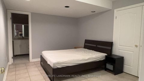 Photo 23 at 136 Worth Boulevard, Beverley Glen, Vaughan