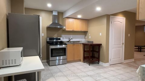 Photo 25 at 136 Worth Boulevard, Beverley Glen, Vaughan