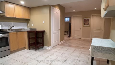 Photo 26 at 136 Worth Boulevard, Beverley Glen, Vaughan