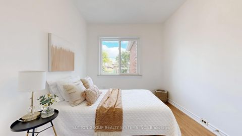 Photo 22 at 19 Montcalm Avenue, Belgravia, Toronto