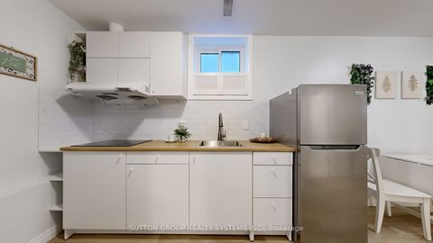 Photo 30 at 19 Montcalm Avenue, Belgravia, Toronto