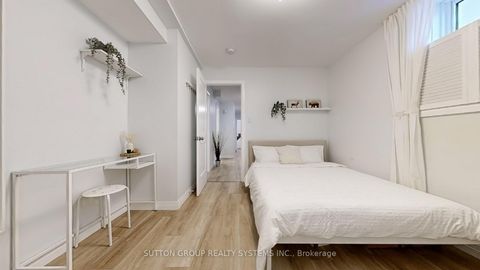 Photo 36 at 19 Montcalm Avenue, Belgravia, Toronto