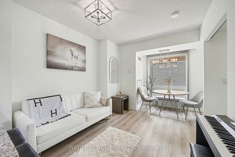 Photo 11 at 1308 - 8 Scollard Street, Annex, Toronto