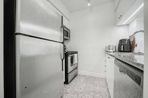 Photo 16 at 1308 - 8 Scollard Street, Annex, Toronto