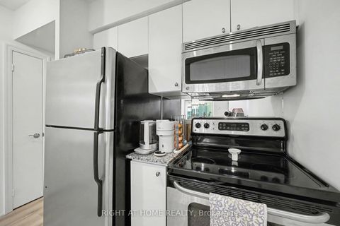 Photo 17 at 1308 - 8 Scollard Street, Annex, Toronto