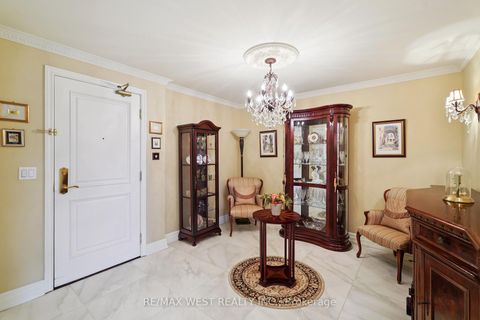 Photo 2 at 407 - 9235 Jane Street, Maple, Vaughan