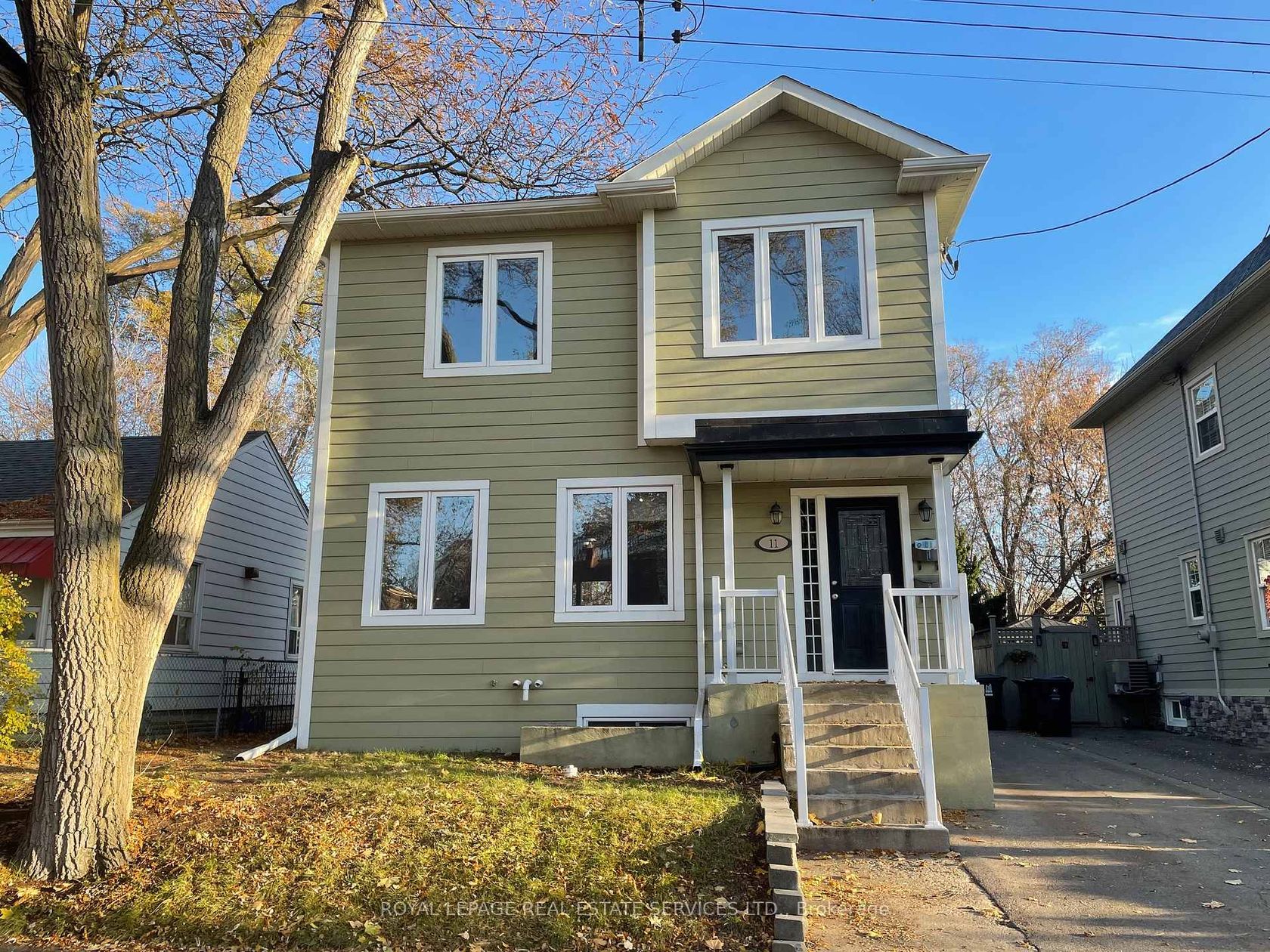 11 Uno Drive, Queensway, Toronto 