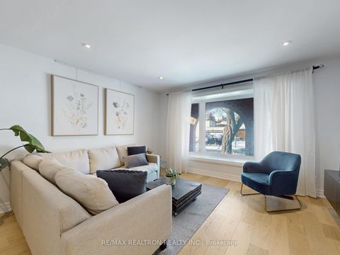 Photo 1 at 40 Eastlea Crescent, L'Amoreaux, Toronto