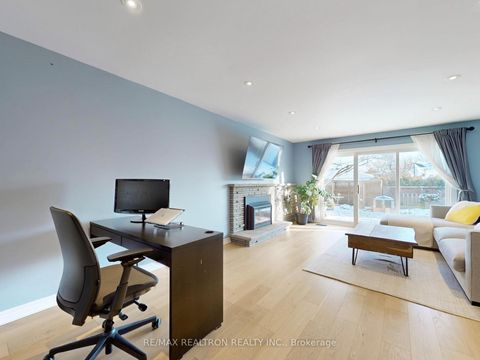 Photo 14 at 40 Eastlea Crescent, L'Amoreaux, Toronto