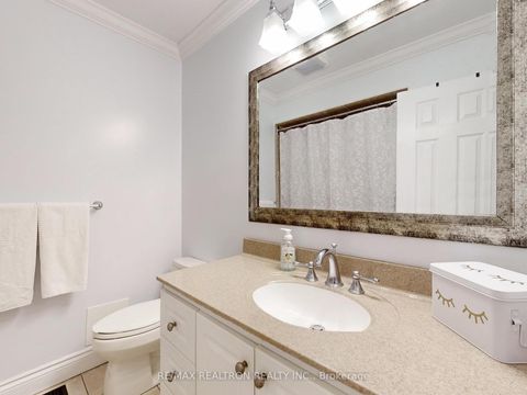 Photo 15 at 40 Eastlea Crescent, L'Amoreaux, Toronto