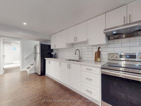 Photo 21 at 40 Eastlea Crescent, L'Amoreaux, Toronto