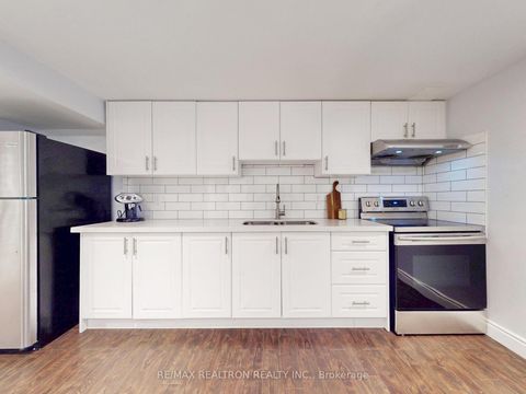 Photo 22 at 40 Eastlea Crescent, L'Amoreaux, Toronto