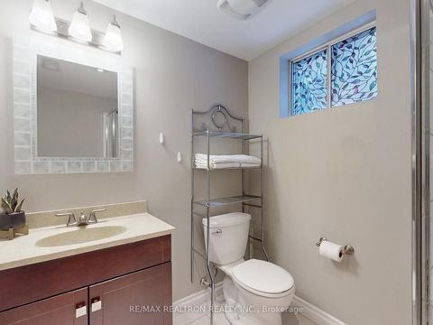 Photo 25 at 40 Eastlea Crescent, L'Amoreaux, Toronto
