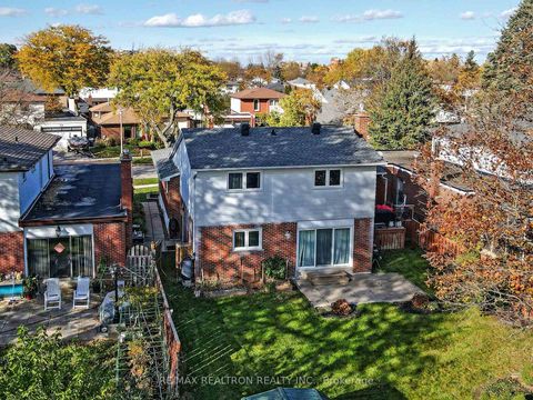 Photo 29 at 40 Eastlea Crescent, L'Amoreaux, Toronto