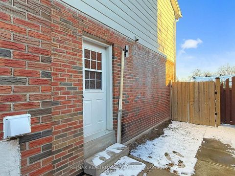 Photo 31 at 40 Eastlea Crescent, L'Amoreaux, Toronto