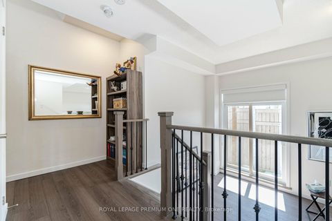 Photo 11 at 2 Seacoasts Circle, Maple, Vaughan