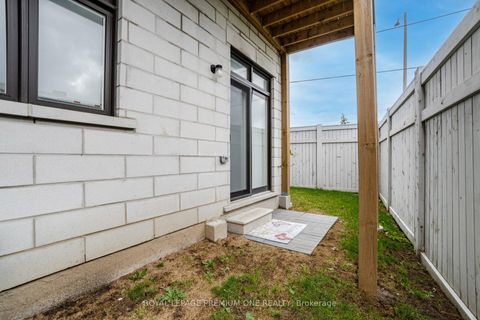 Photo 20 at 2 Seacoasts Circle, Maple, Vaughan