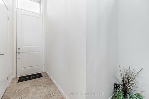 Photo 21 at 2 Seacoasts Circle, Maple, Vaughan