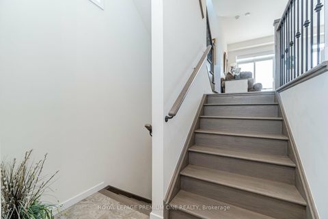 Photo 22 at 2 Seacoasts Circle, Maple, Vaughan