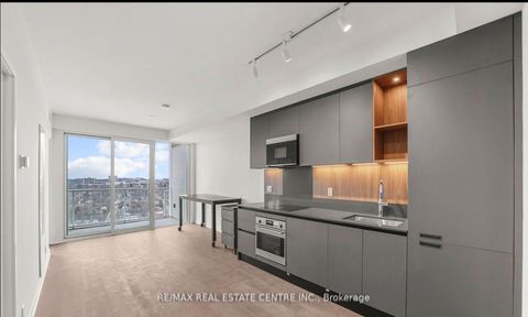 Photo 8 at 2001 - 39 Mary St Street, City Centre, Barrie