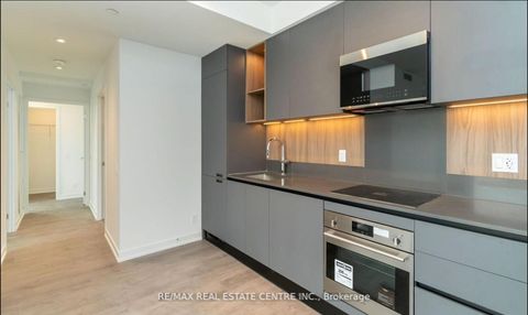 Photo 9 at 2001 - 39 Mary St Street, City Centre, Barrie